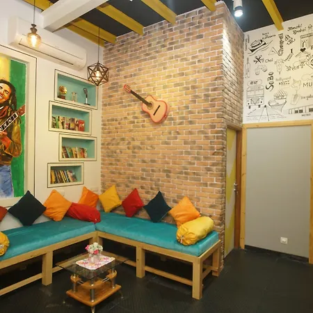 Mumbai Staytion Dorm- A Backpackers Hostel-2